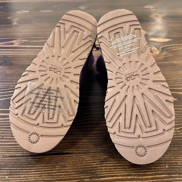 Ugg Bailey Bow Short - Picture 3 of 6